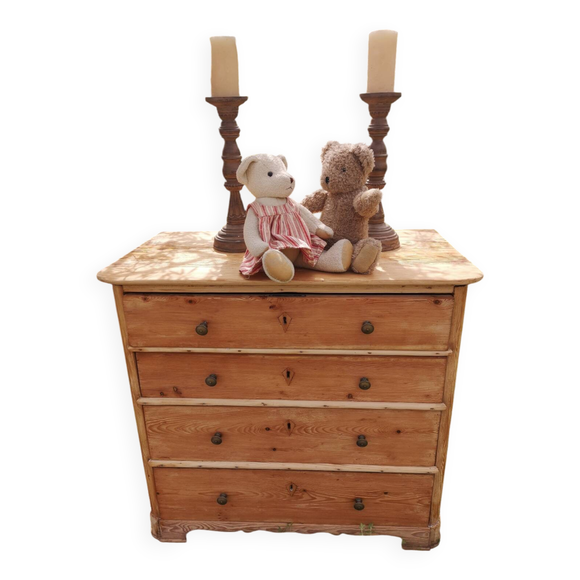 4-drawer pine chest of drawers