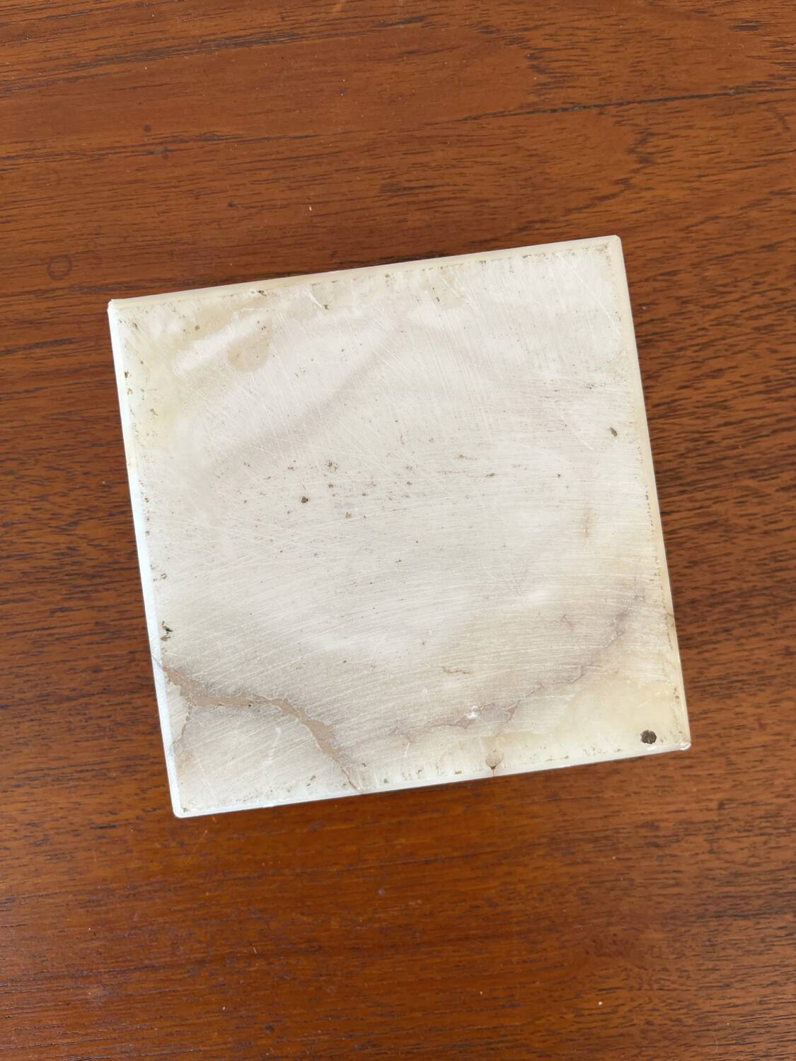 Square ashtray in vintage marble-effect alabaster