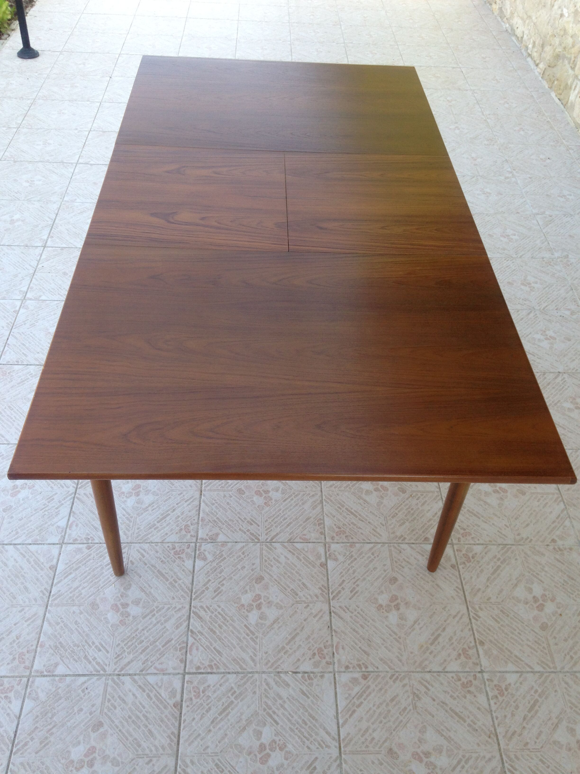 Table extendable scandinavian design teak growing butterfly