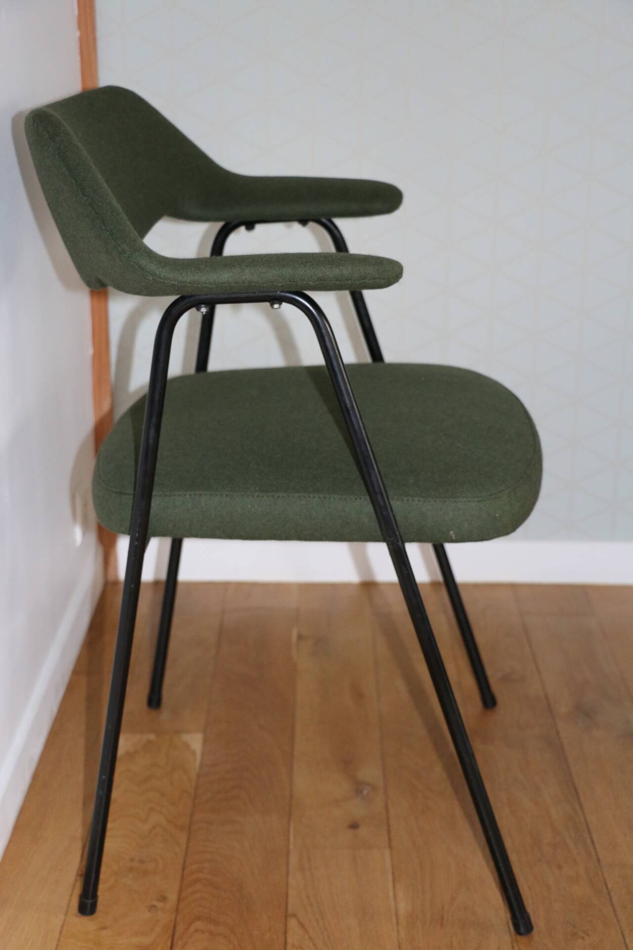 Robin Day Airborne 675 Armchair