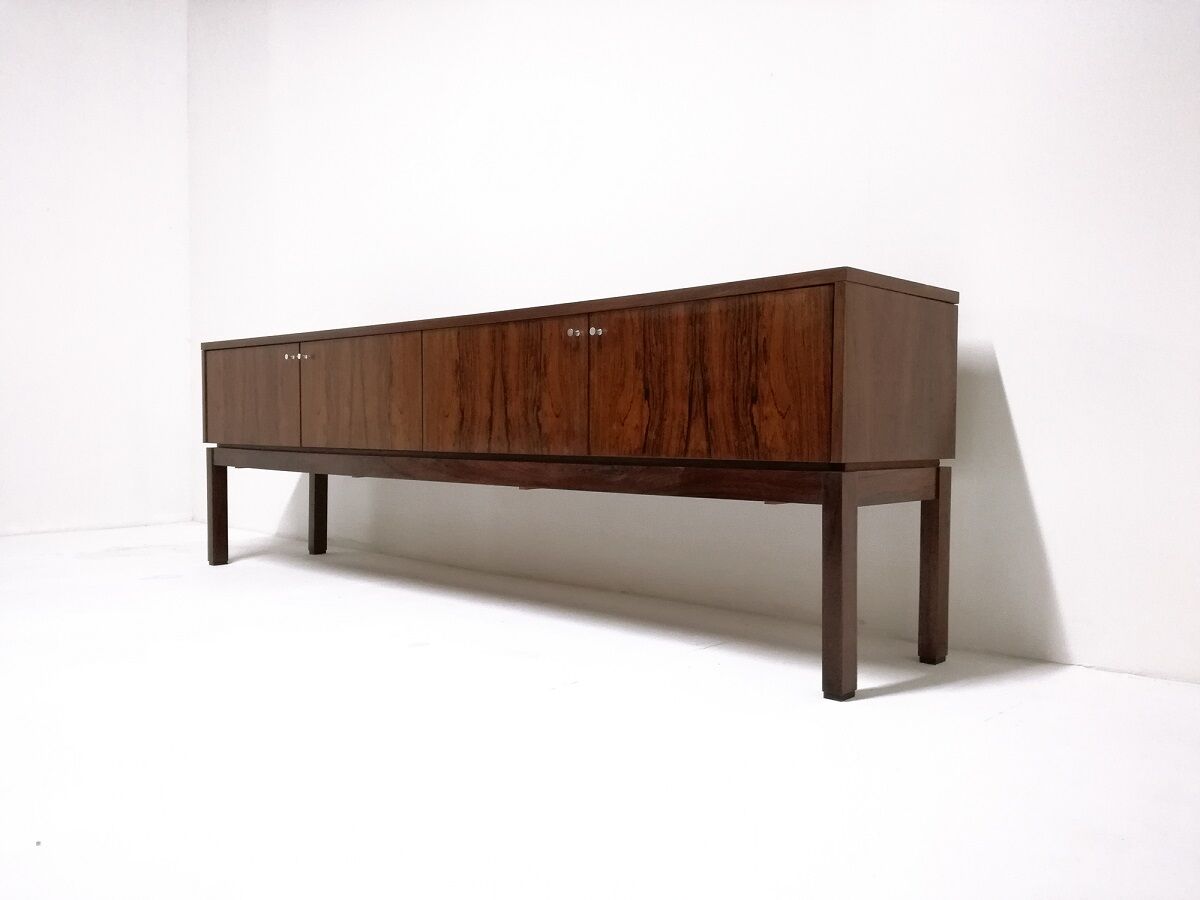 Enfilade scandinave basse en palissandre  C.1960