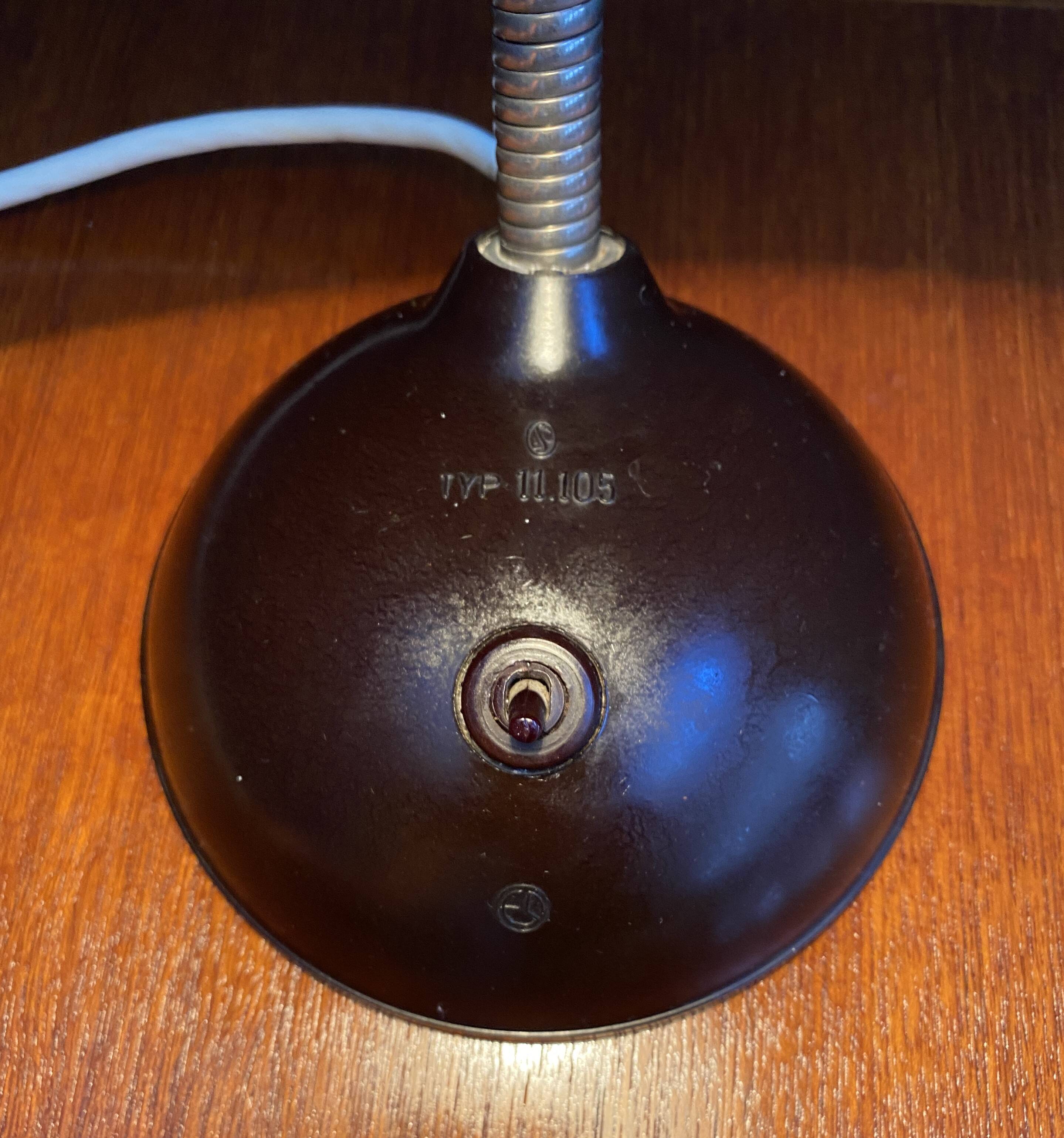 Bakelite table lamp by Eric Kirkman Cole model 11105 1960s