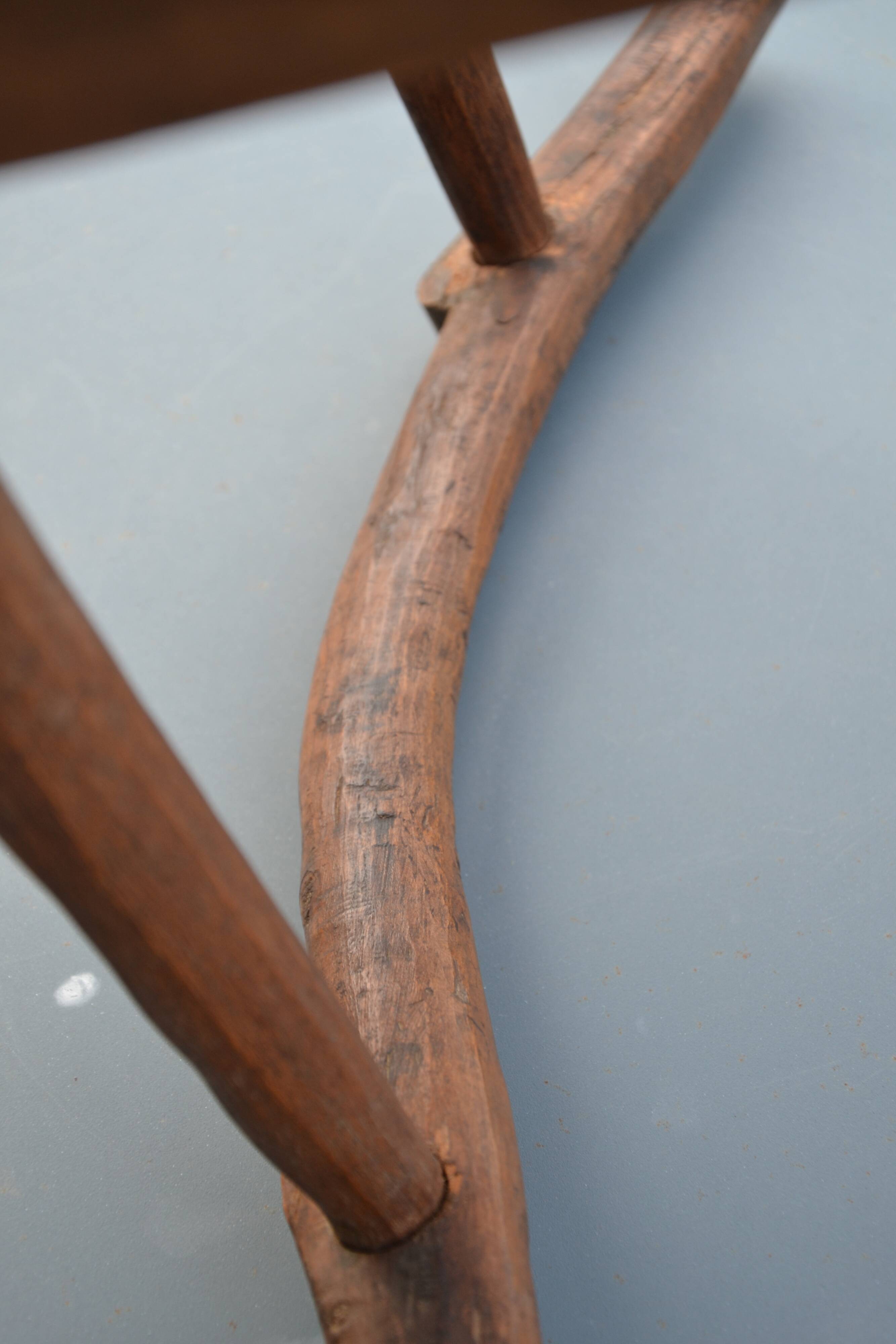 Petite chaise brutaliste