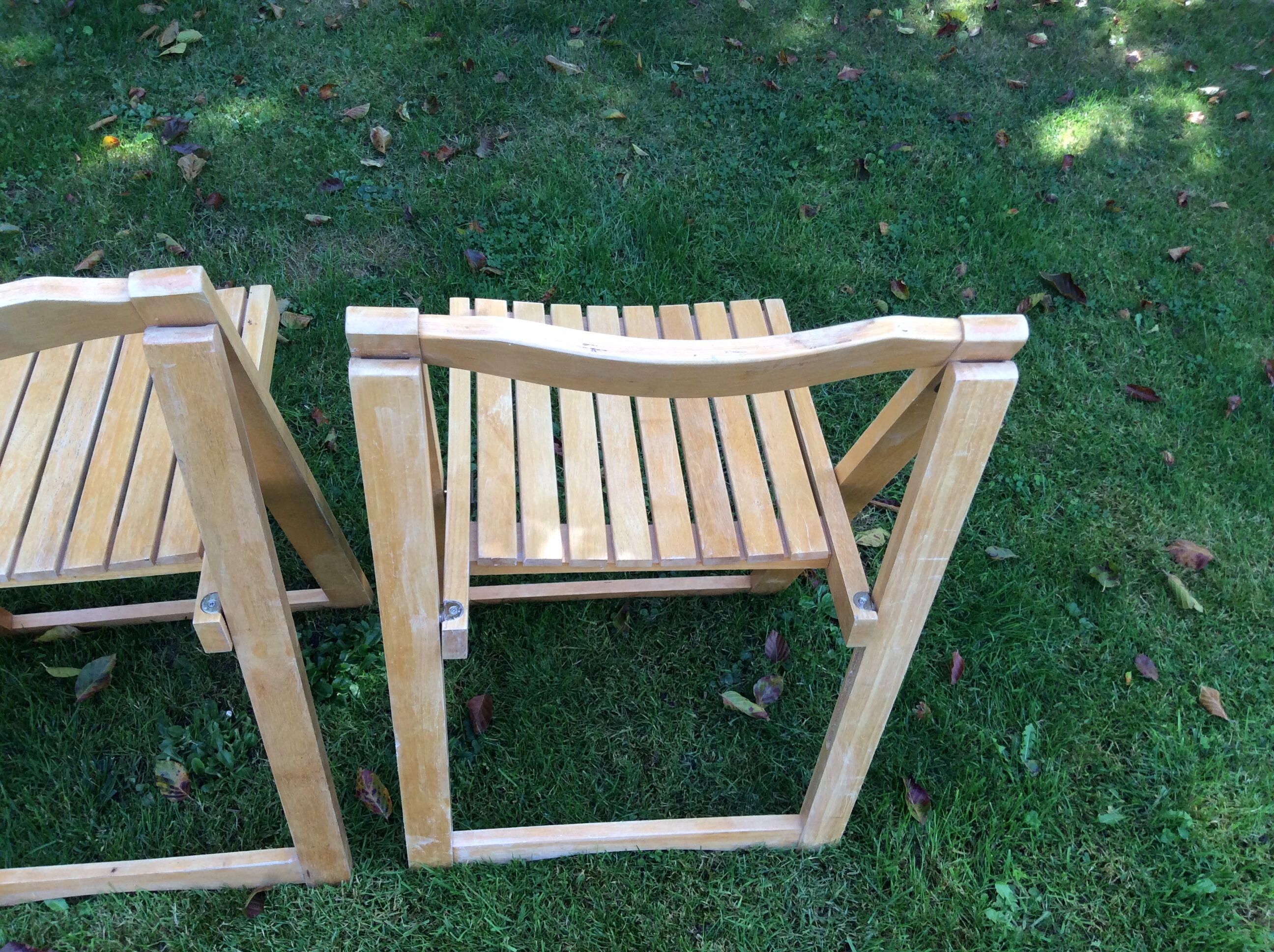 Series of 4 folding chairs