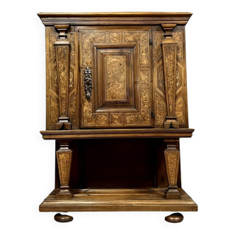 Switzerland 17th century: Rare cabinet in marquetry and magnifying glass