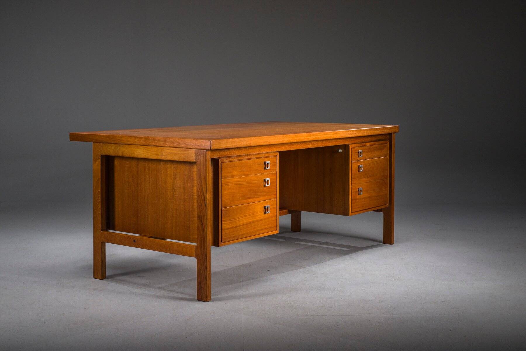 Bureau exécutif danois en teck par Arne Vodder pour H.P. Hansen, années 1960