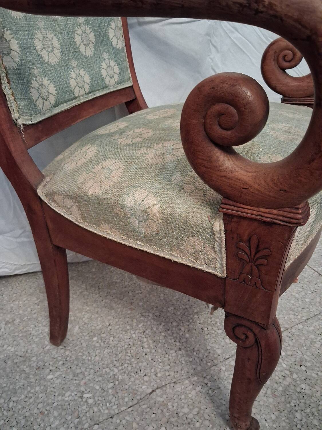 Cross-back armchair in Directoire style