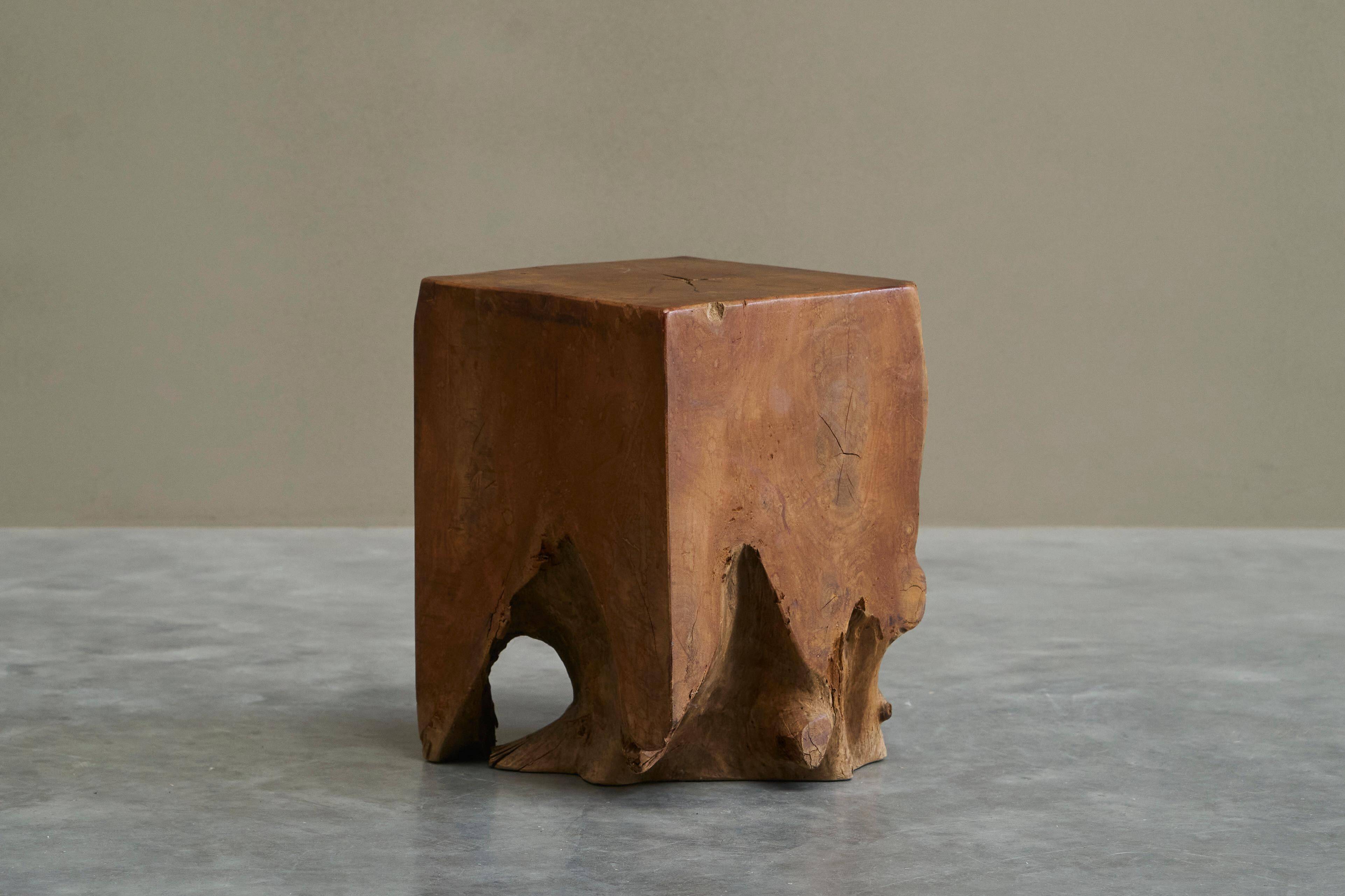 Table d'appoint sculpturale en bois d'orme massif 1970s