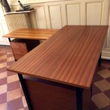 Corner desk
