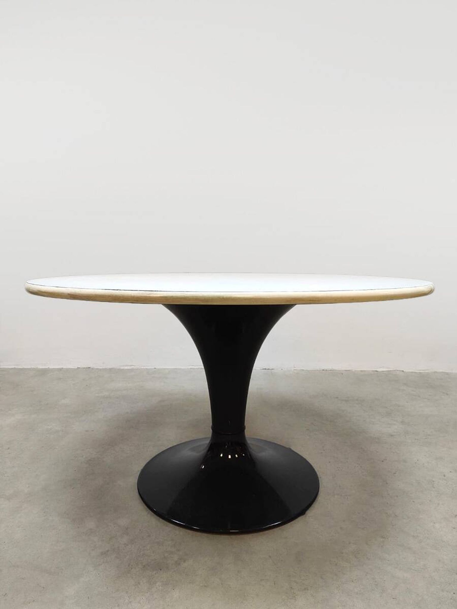 Space age Orbit dining set Markus Farner & Walter Grunder Herman Miller