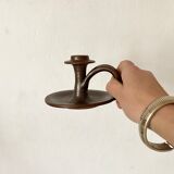 Sandstone thumb holder