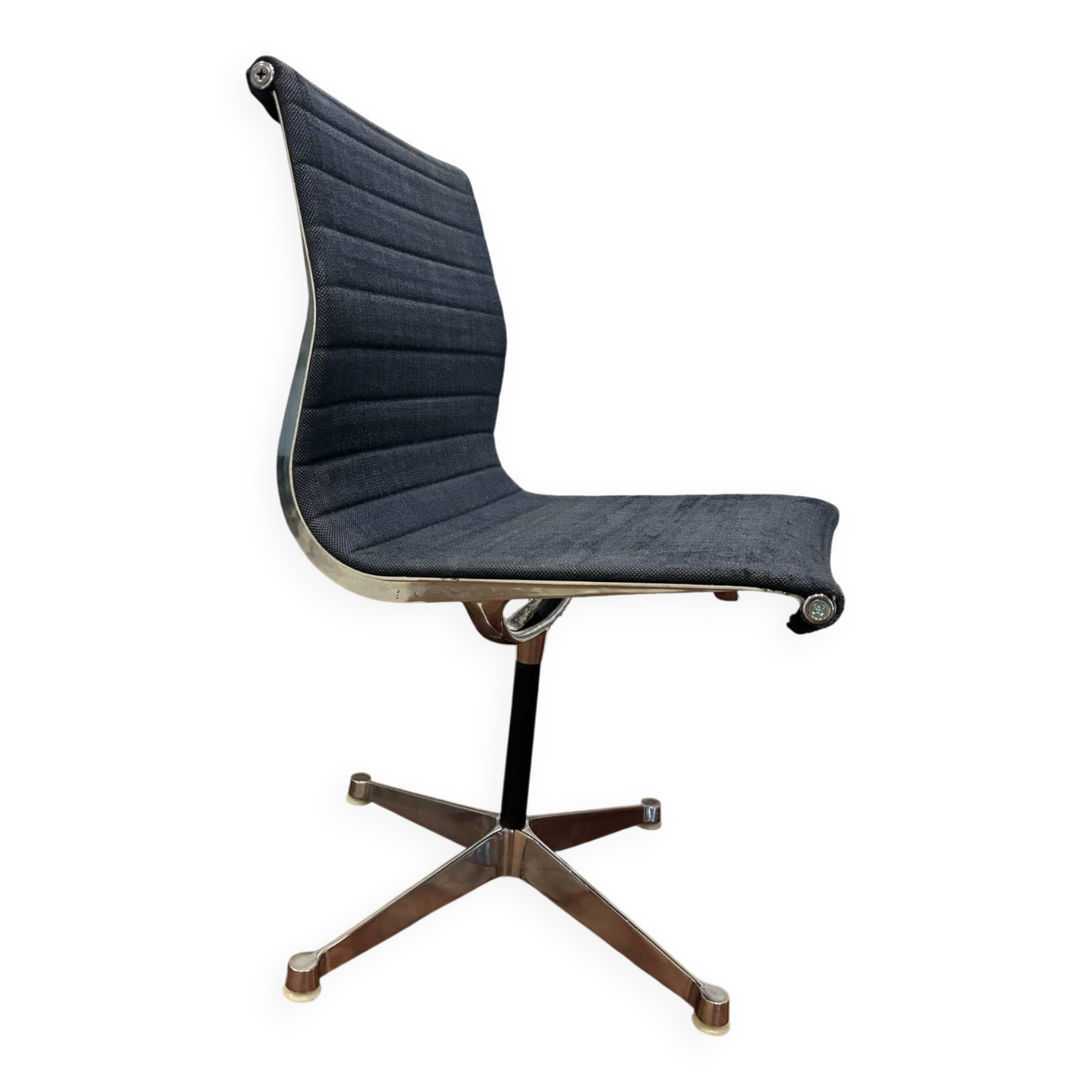 Fauteuil Herman Miller EA105
