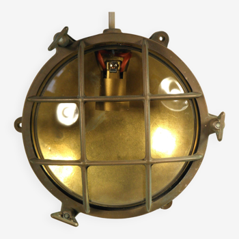 Brass “porthole” wall light 22 cm