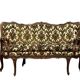 Rare Banquette d'angle / caqueteuse style Louis XV en bois sculpté