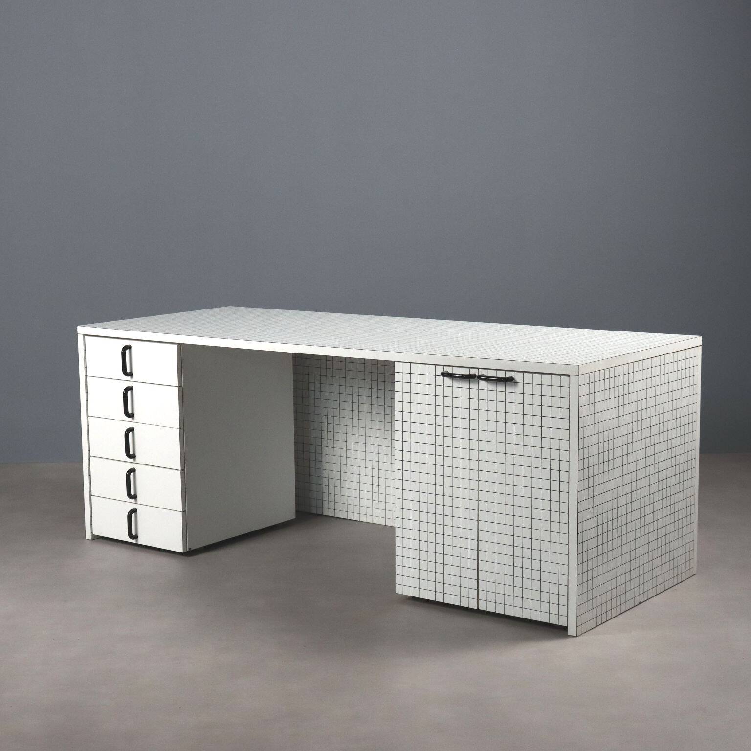Bureau vintage style Quaderna tiroirs compartiments en stratifié Italie années 1980 original