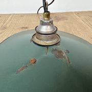 Lumière émaillée verte industrielle, années 1950