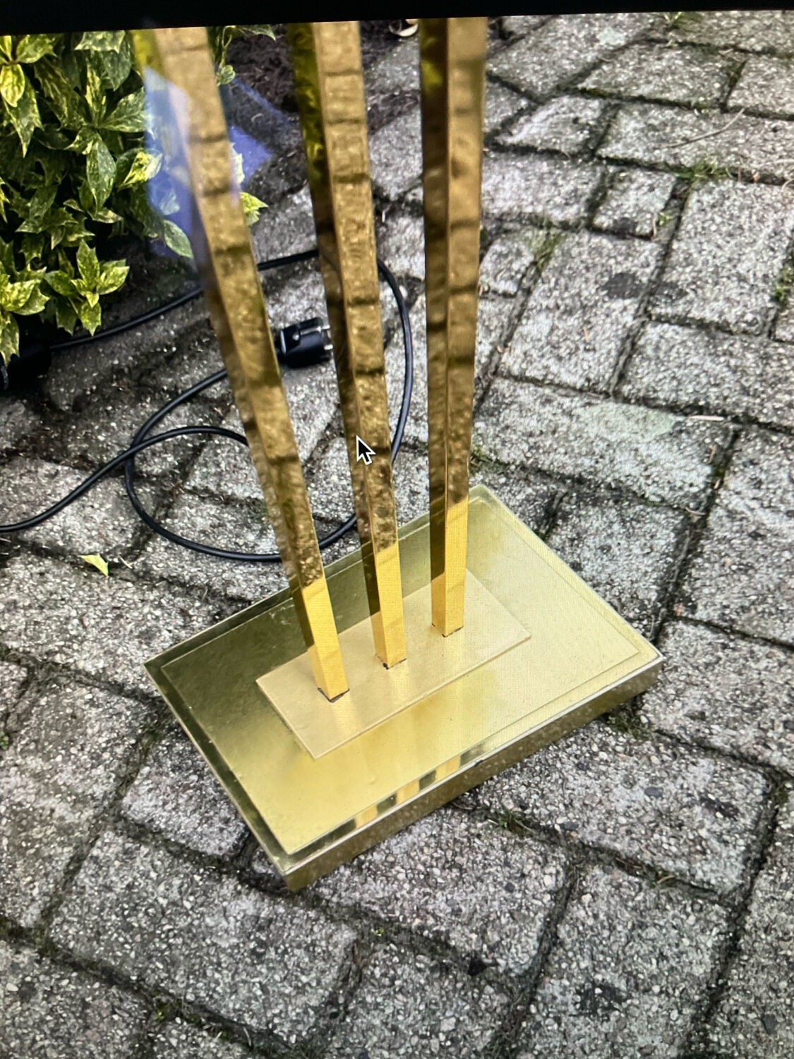 Deknudt House Hollywood Regency floor lamp in gold brass