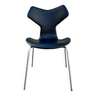 "Grand Prix" chair by Arne Jacobsen for Fritz Hansen, 1960