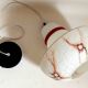 Suspension Années 70 Opaline blanche effet givré et marbré Hauteur 120 cm