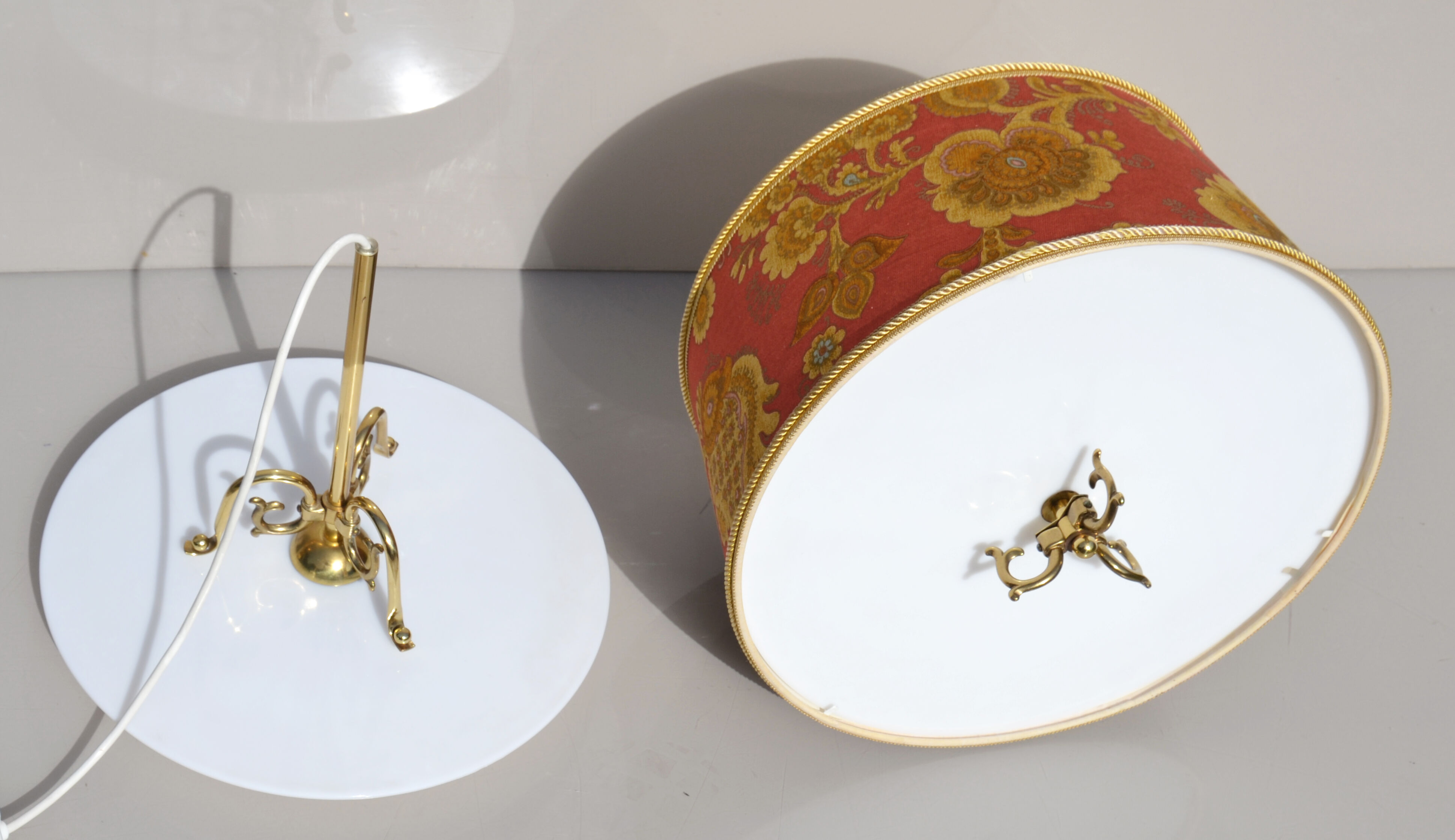 Vintage Classic style 20th Century Ceiling Lamp in Red and Gold