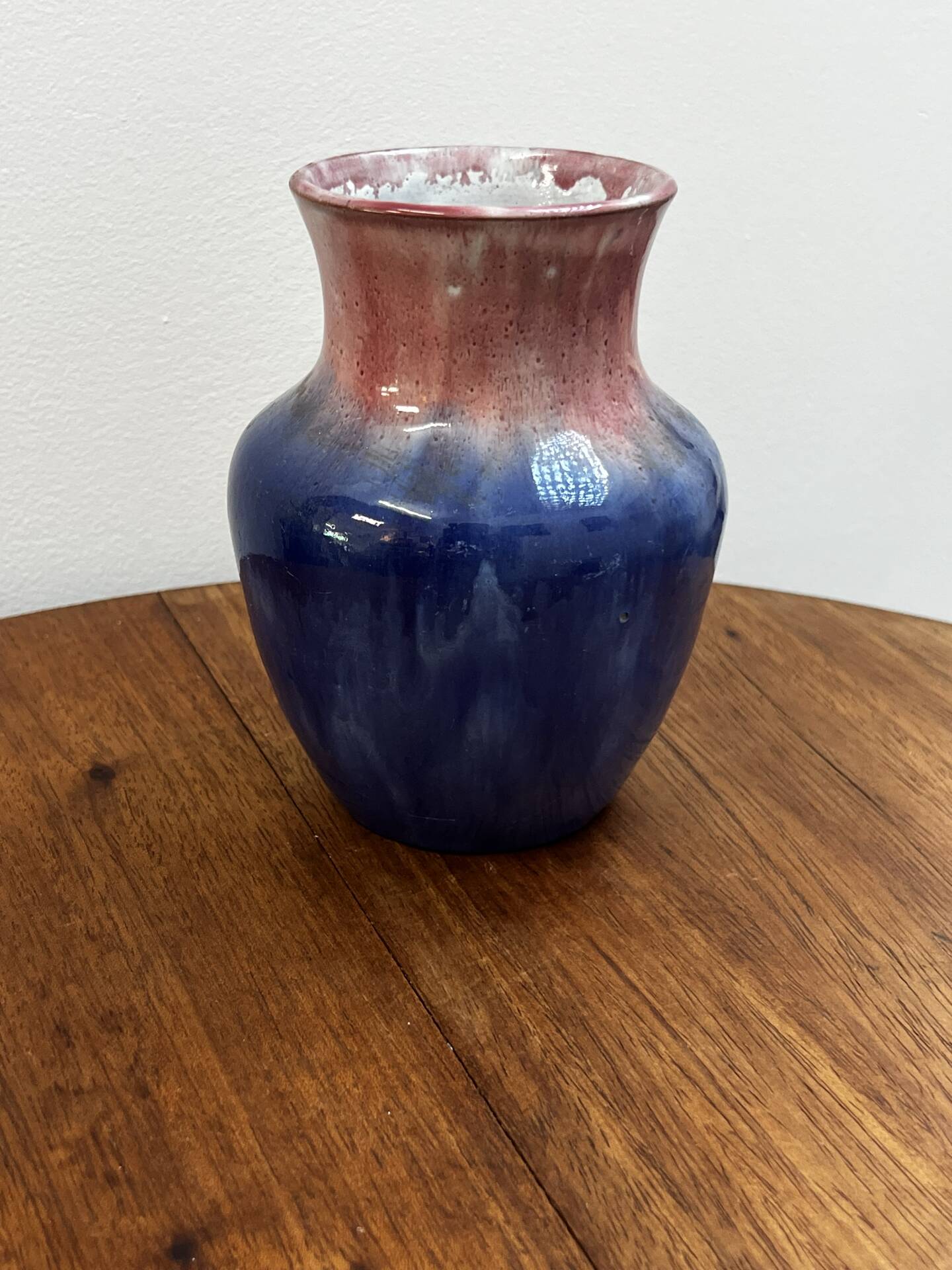 Vase from the 1940s/50s with oxblood glaze.