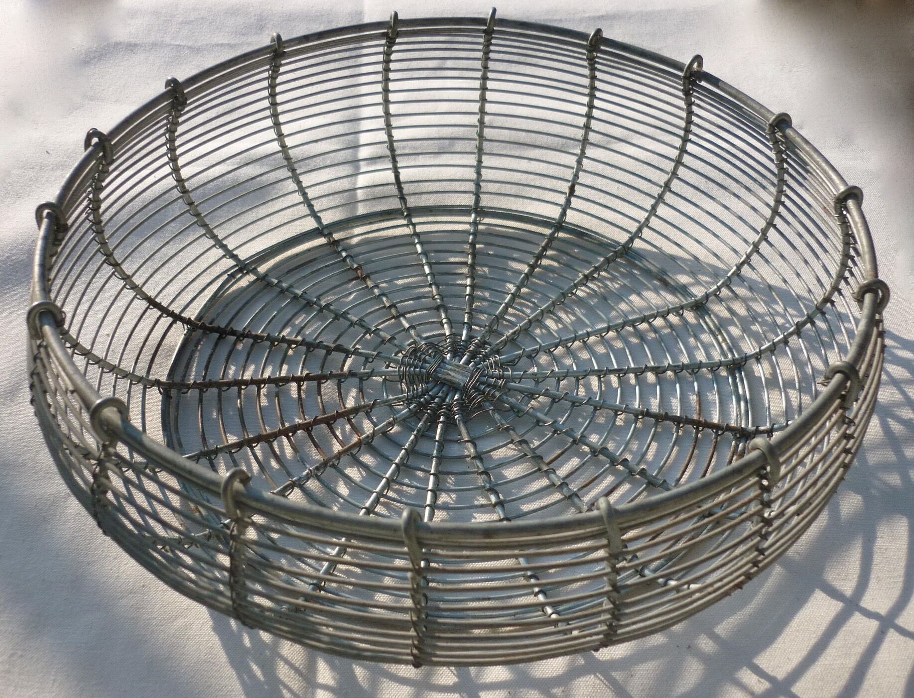 Fruit basket, wire vegetables