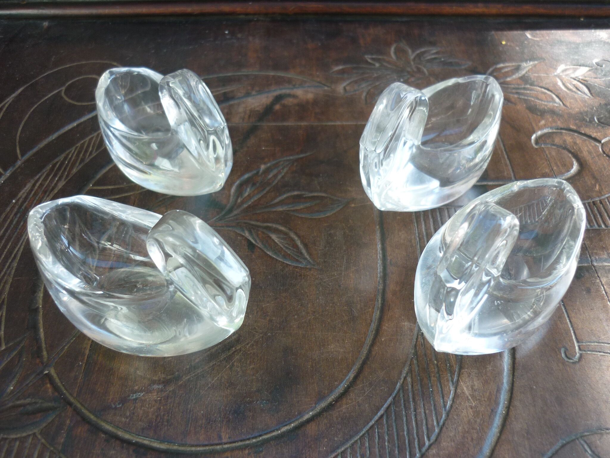 4 stylized swan-shaped salters