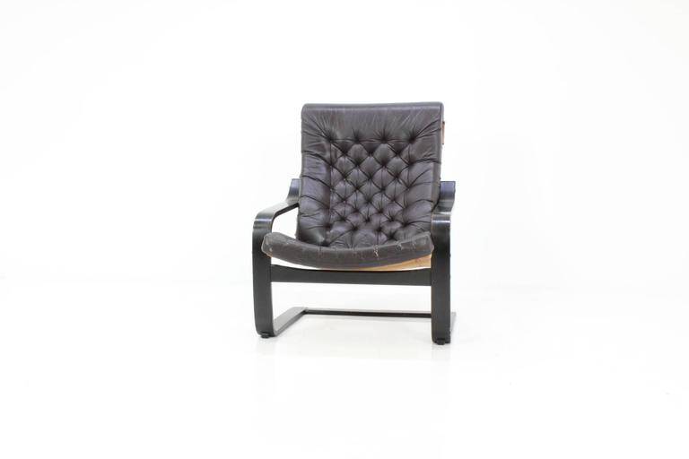 Fauteuil ou chaise longue en cuir finlandais des années 1970.