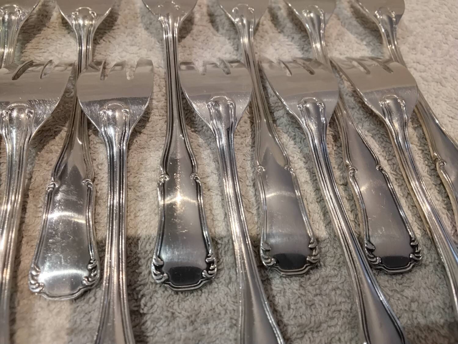 12 silver-plated metal cake forks by Ercuis Valencay silversmiths