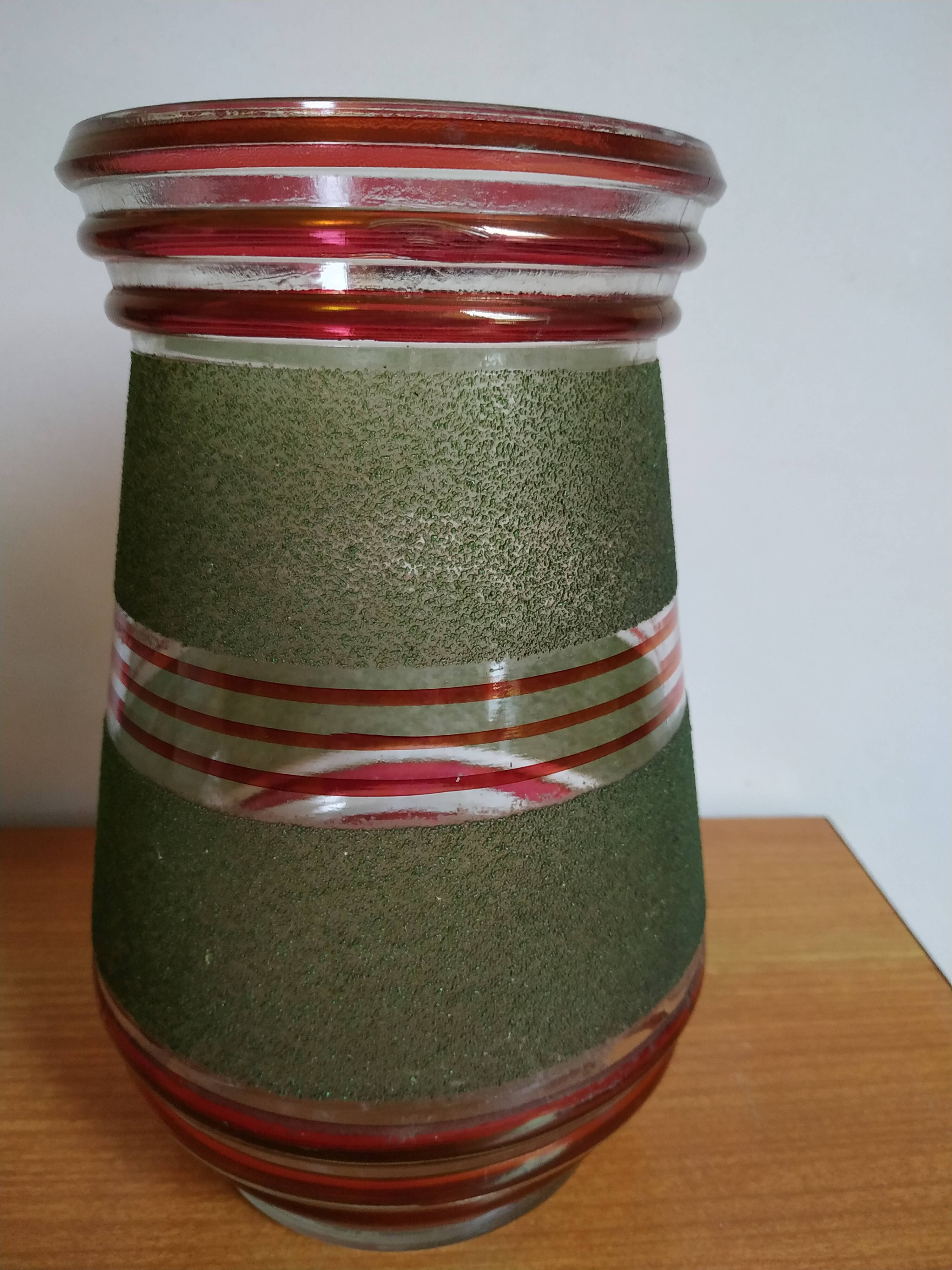 Pair of green and red granite glass vases typical of the 1950s