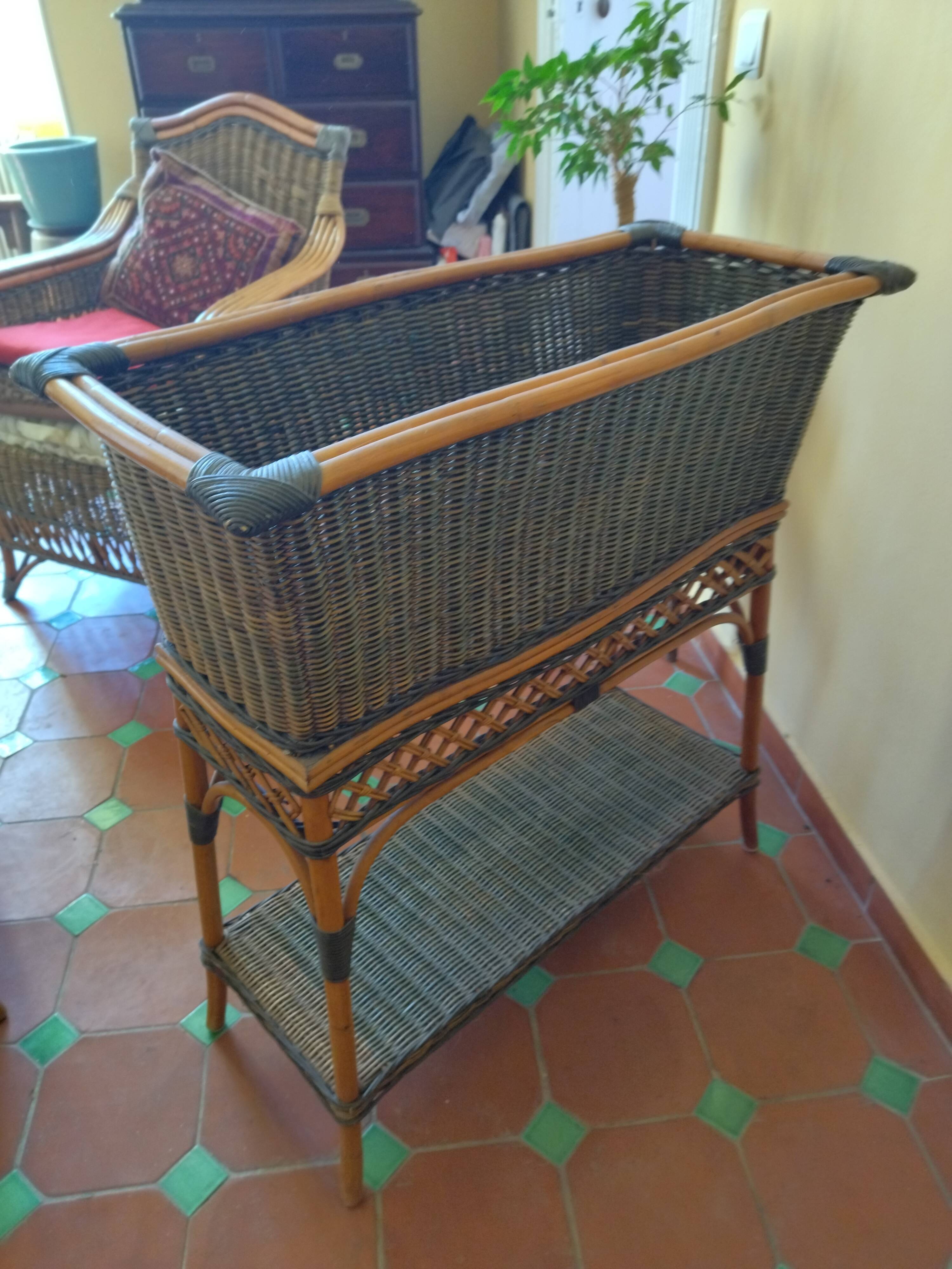 Rattan planter