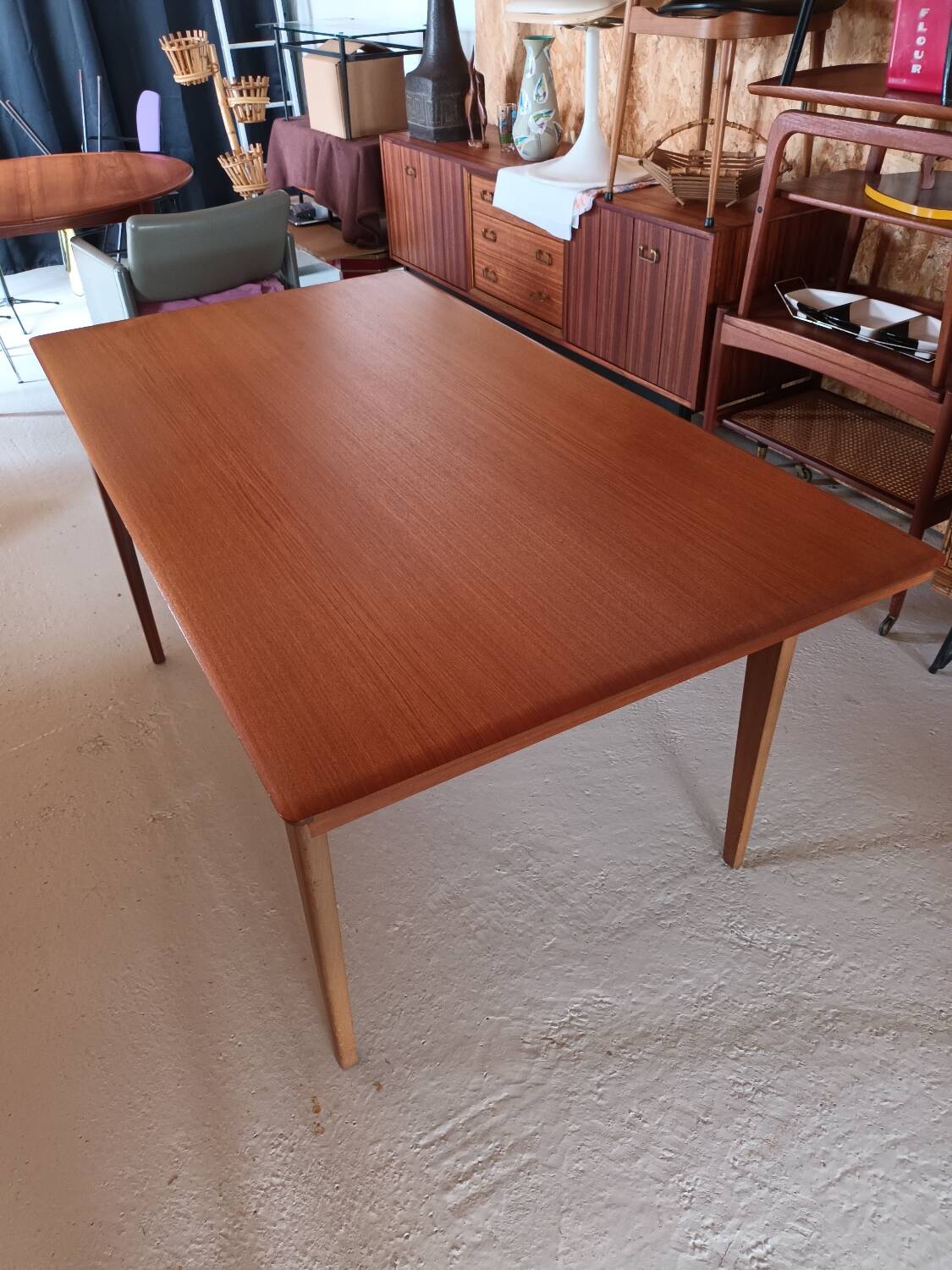 Scandinavian table