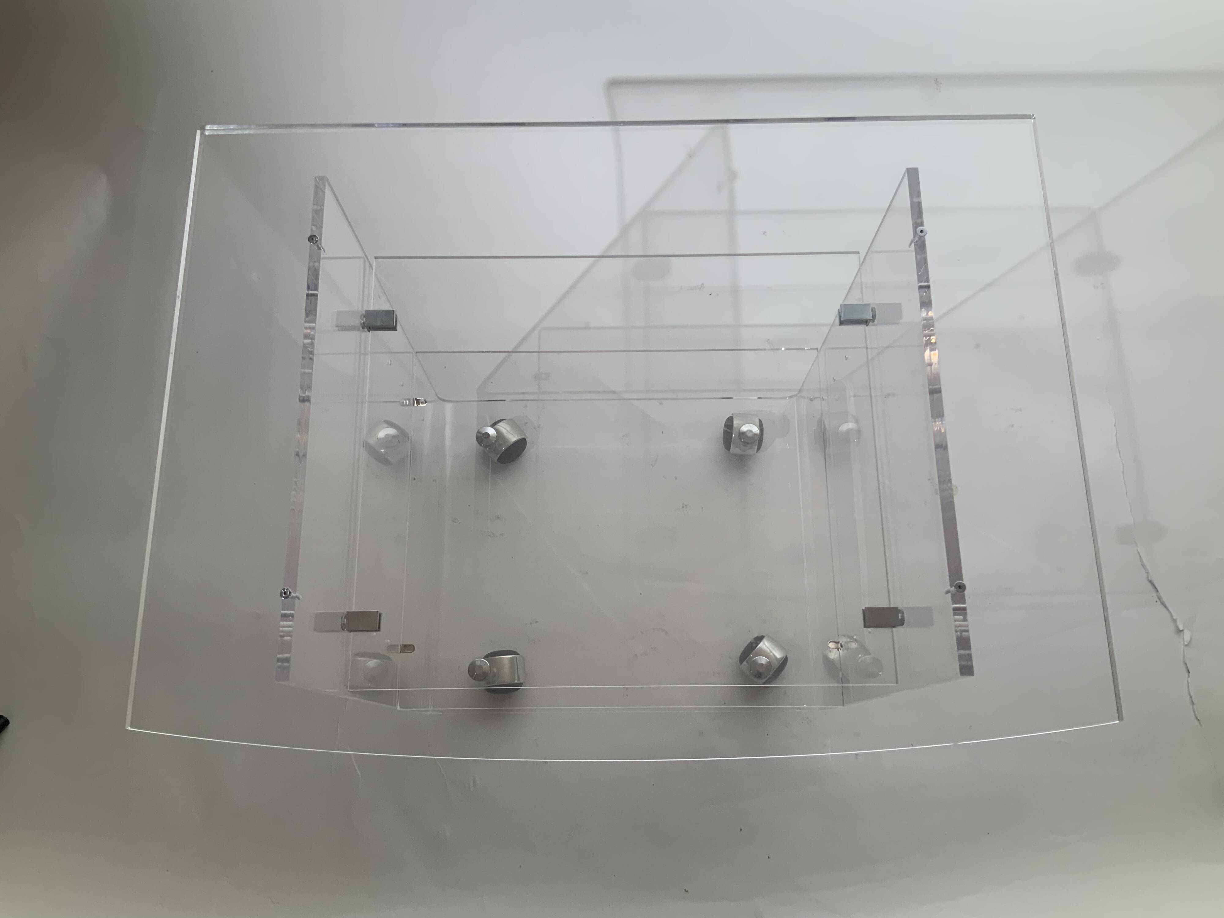 Dessert meuble TV Plexiglas David Lange