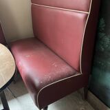 Restaurant-style bench in Bordeaux faux leather.