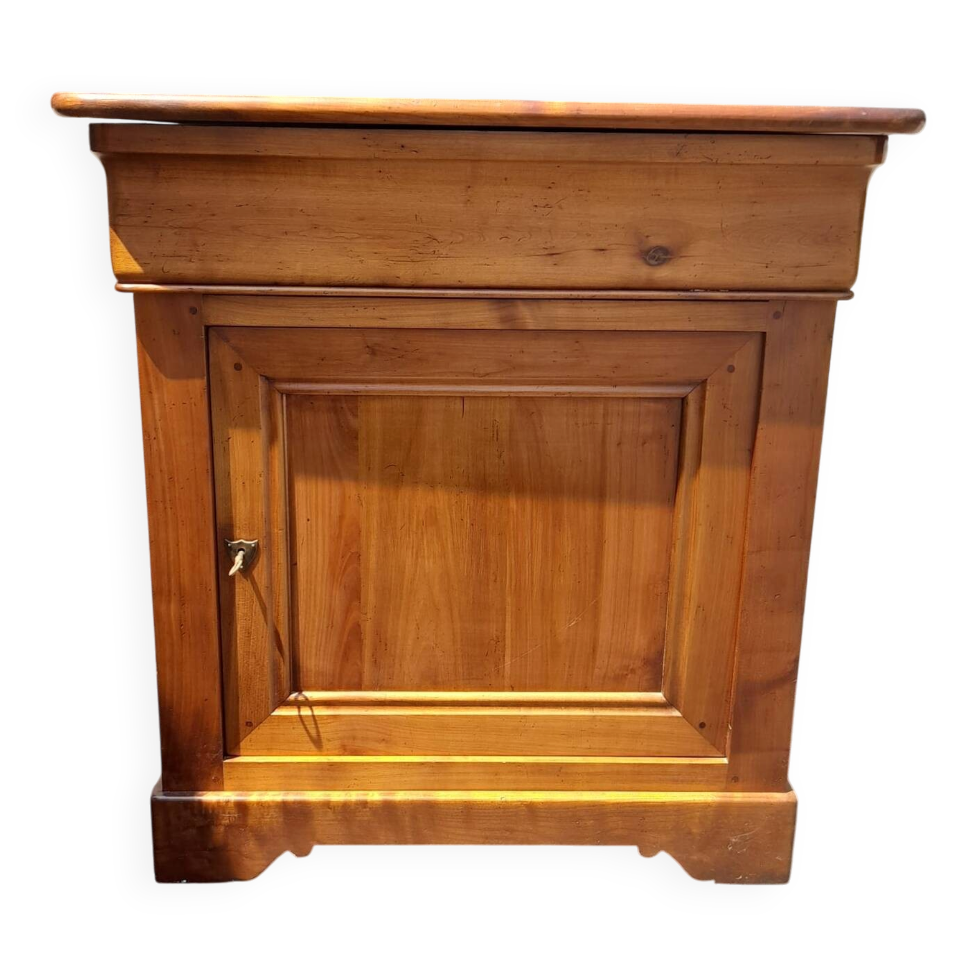 TV unit with rotating shelf