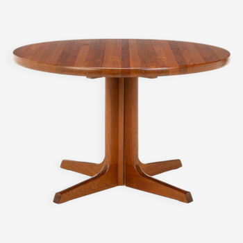 Danish teak extendable dining table by Gudme Mobelfabrik