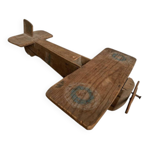 Ancien avion en bois