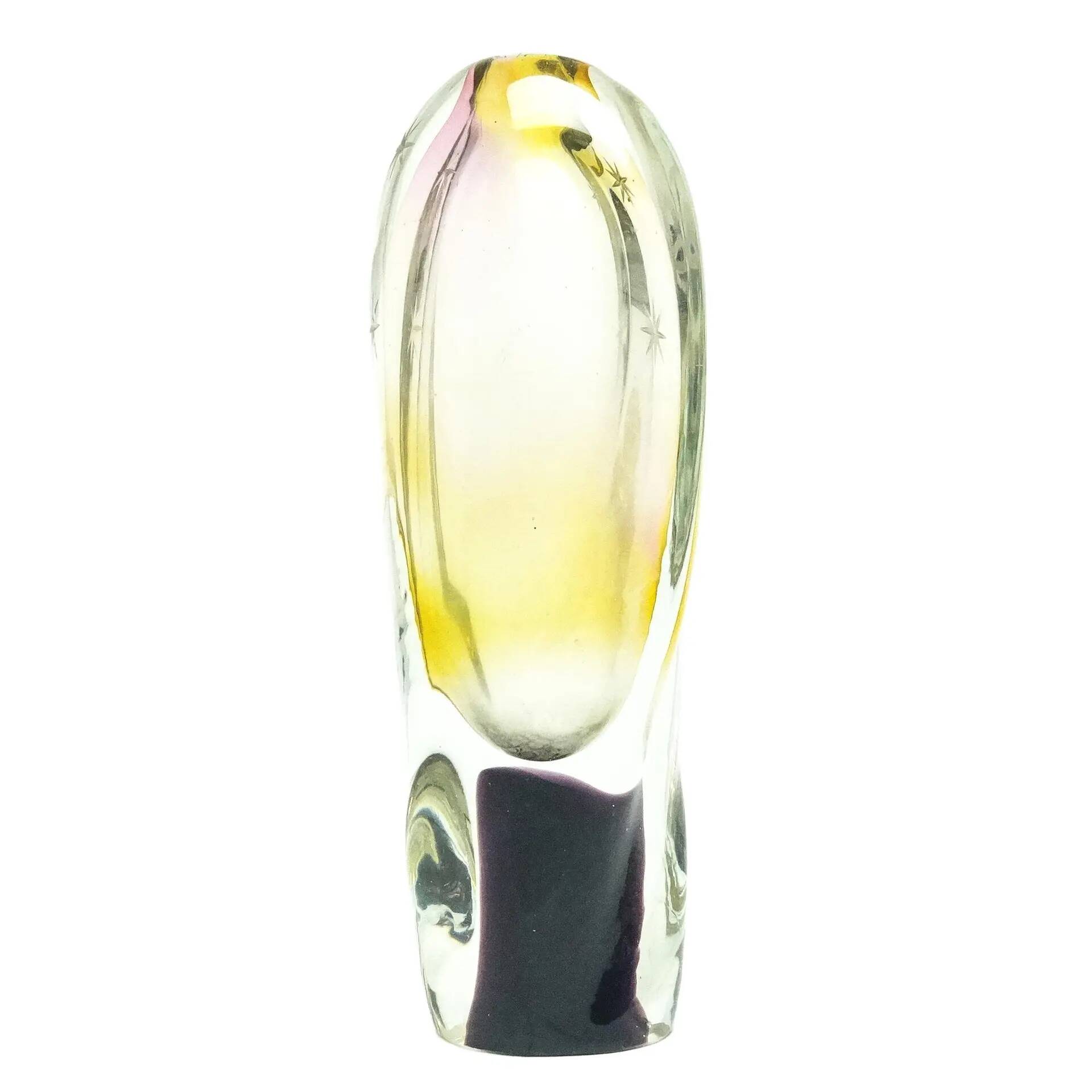 Vase moderne du milieu du siècle, en verre, conçu par I. Suhajek, Tchécoslovaquie, années 1960.