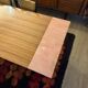 Table en bois marqueté + 6 chaises velour et bois