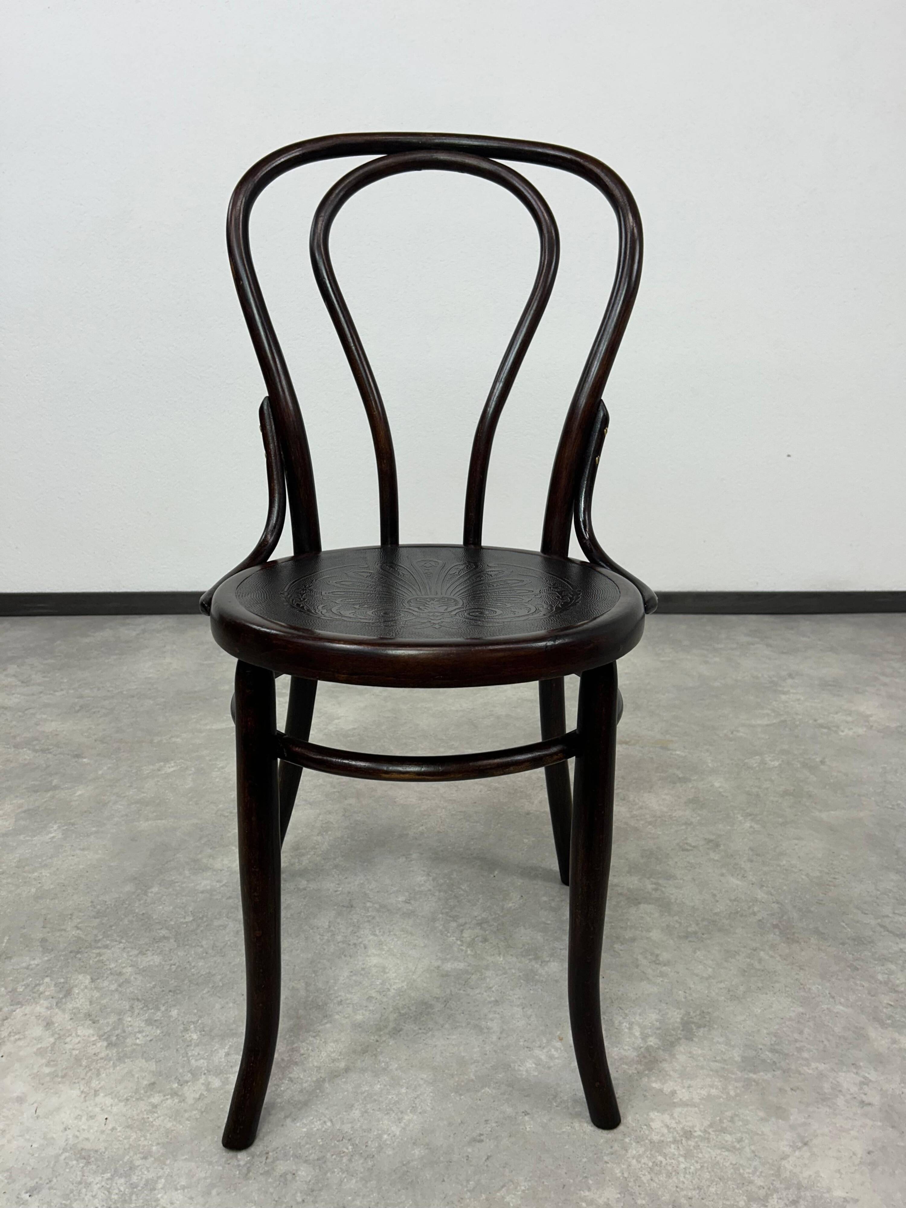 Dining chairs no.18 by Thonet