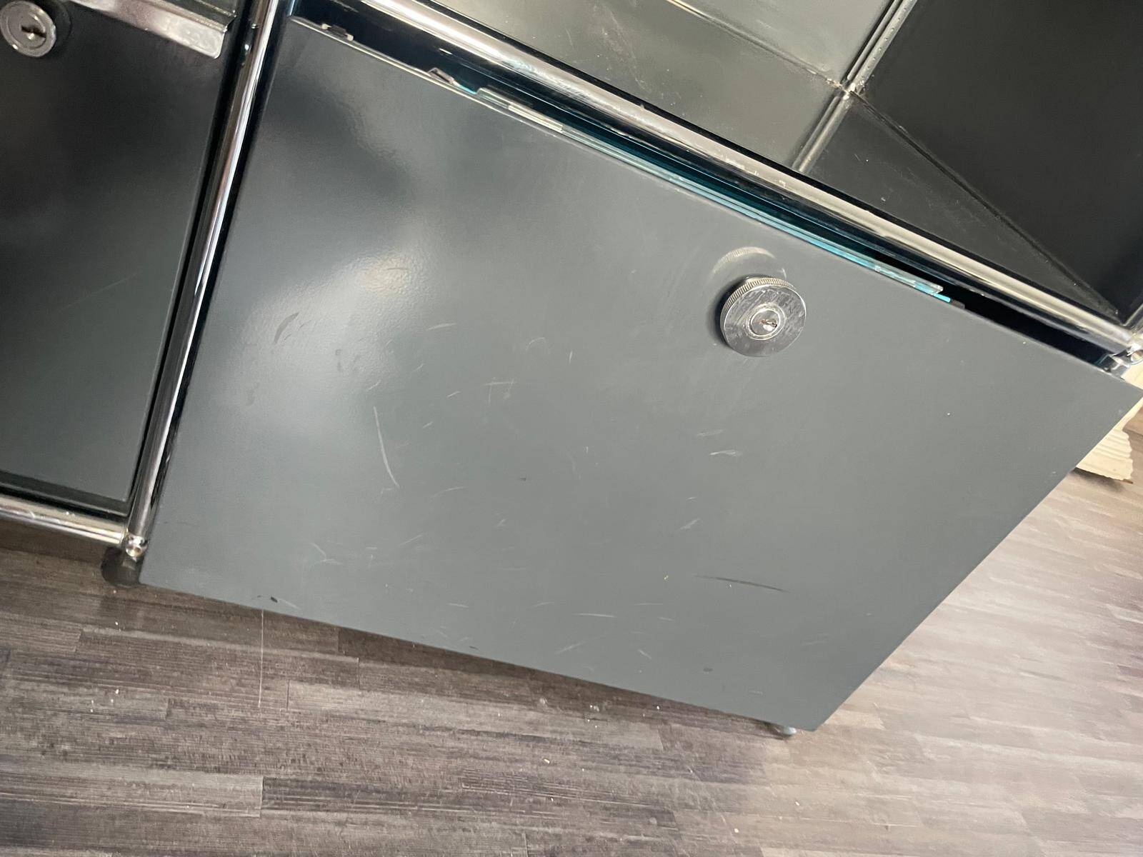 Bureau USM Haller – Gris Anthracite – Configuration complète - à Bordeaux