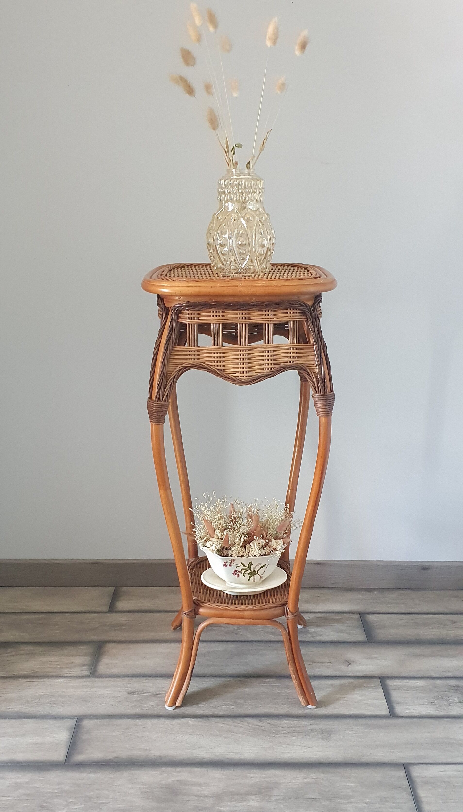 Rattan plant holder