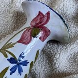 Vase à motifs de fleurs