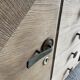 Commode en bois brut dessus marbre