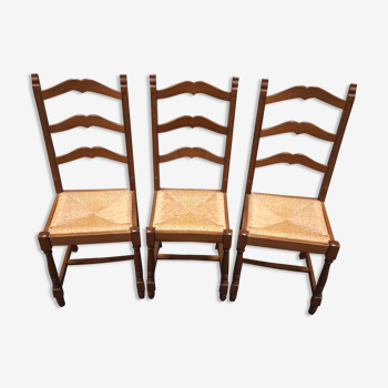 Suite of 3 wooden chairs, mulched