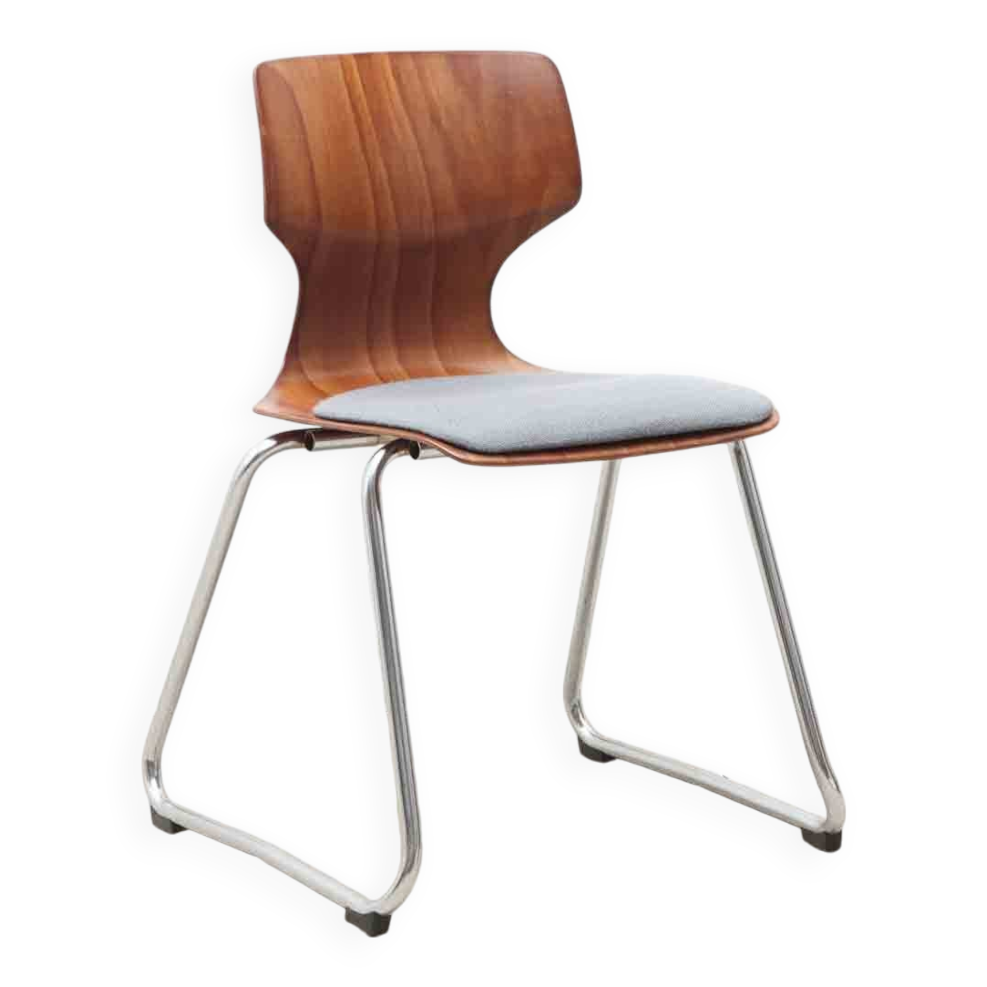 Flötotto sled chair with curved oak and chrome shell