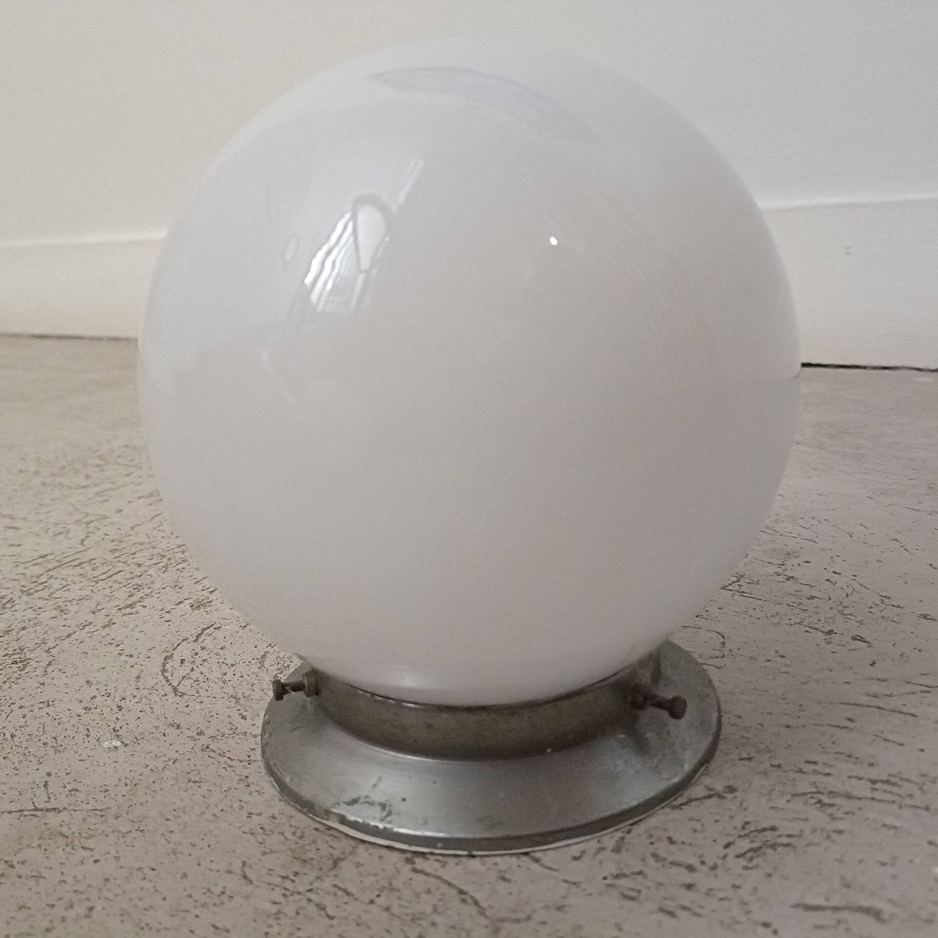 Applique, plafonnier, boule en opaline