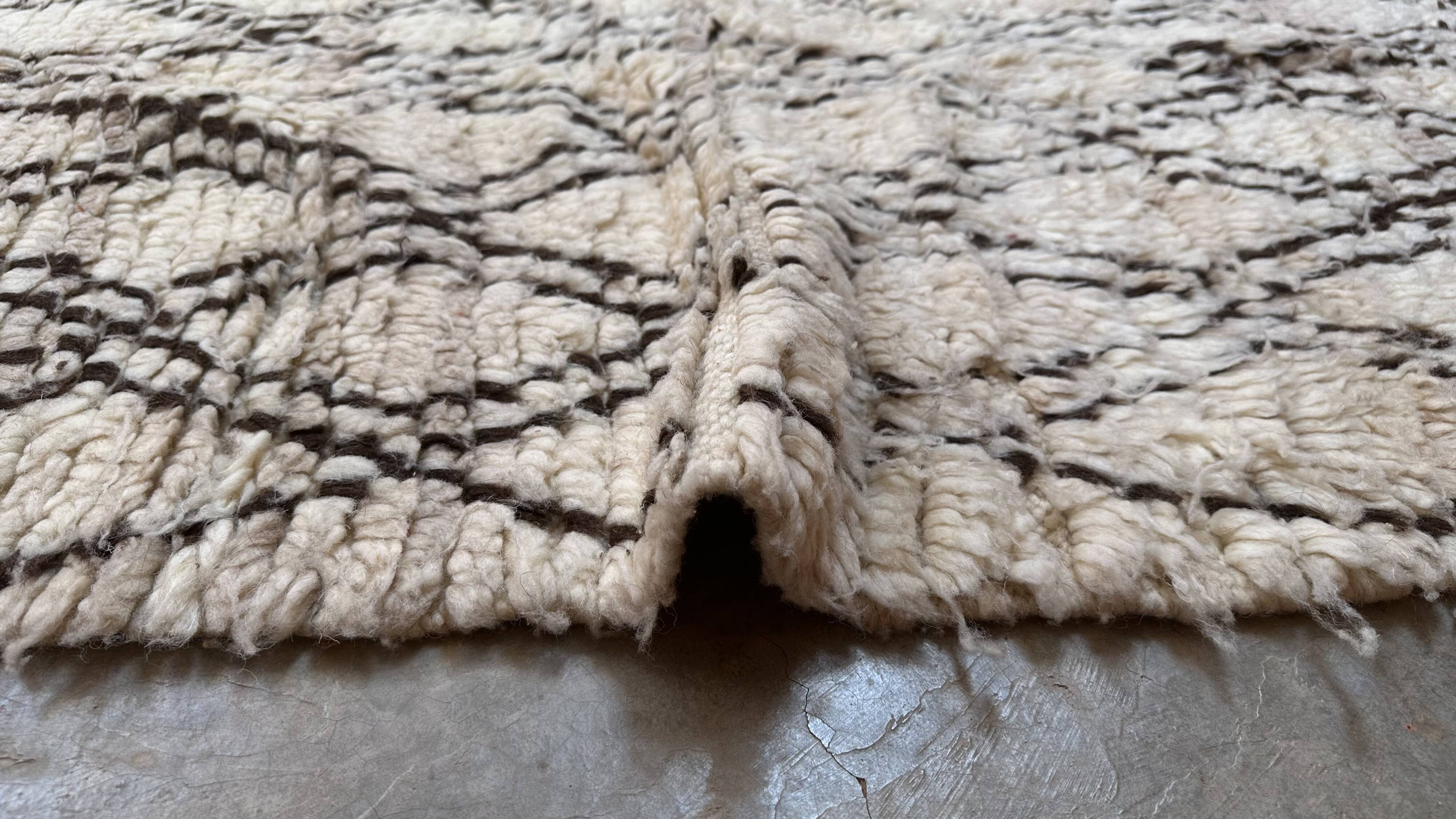 Azilal white Berber rug - 220 x 96 cm.