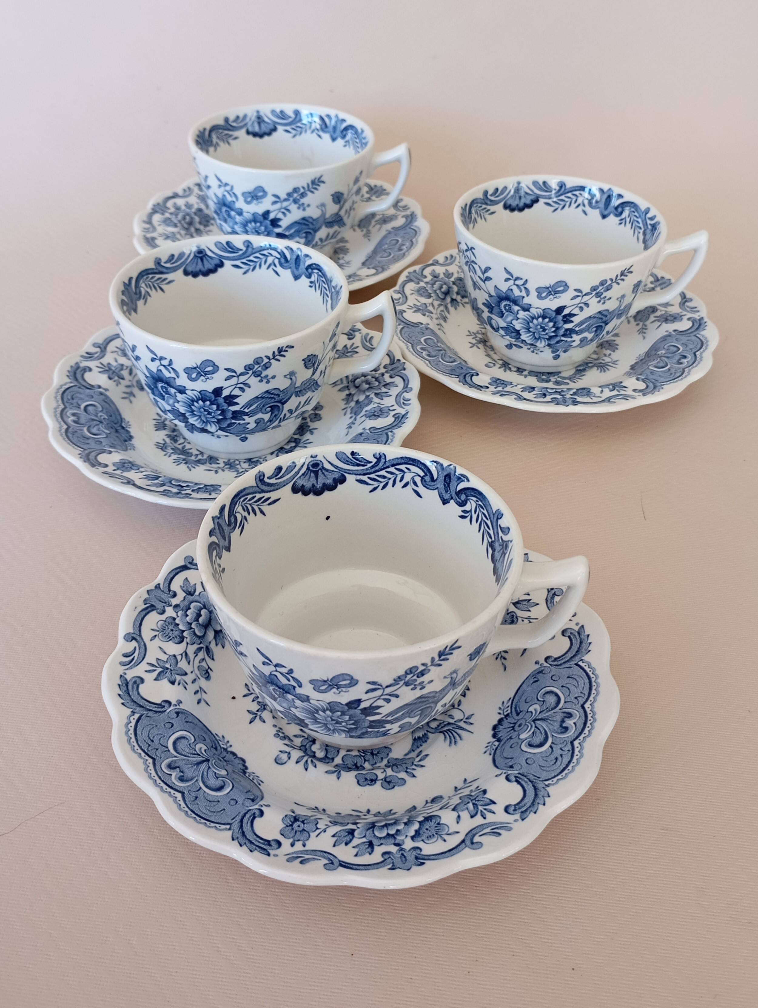 4 Ridgway (Staffordshire) blue "Windsor" English cups