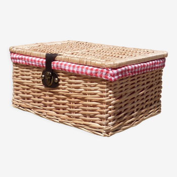 Panier en osier avec tissu vichy